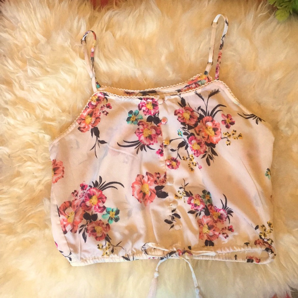 ☀️SUMMER SALE☀️ Floral tank top - cute details 🌺